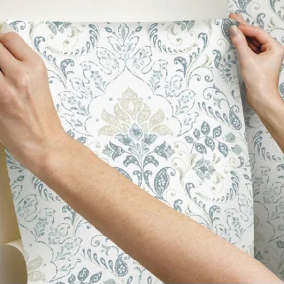 Peel & Stick Wallpaper : 1 Unopened Roll - Picture 2 of 4